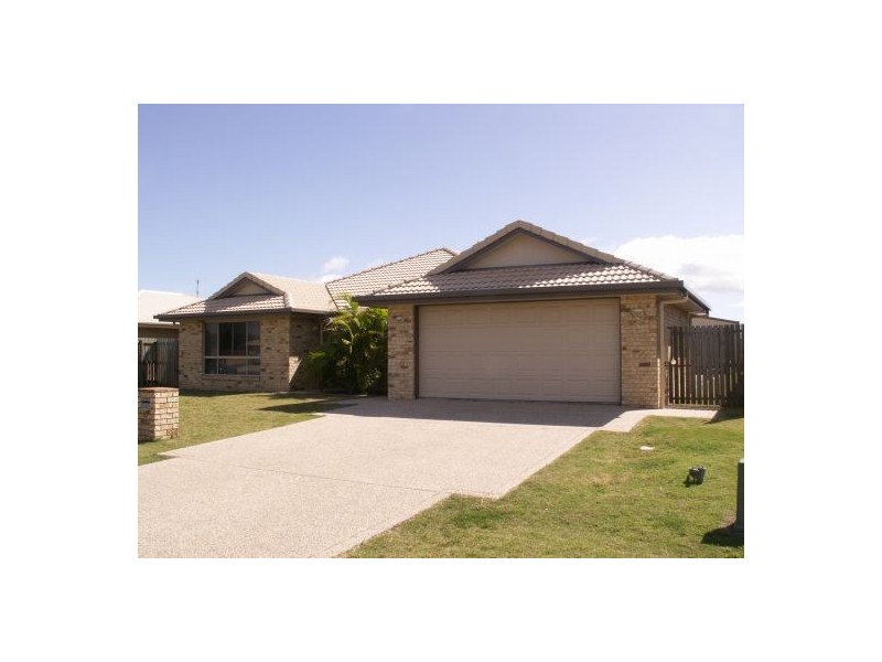 15 Kestrel Ct, Eli Waters QLD 4655