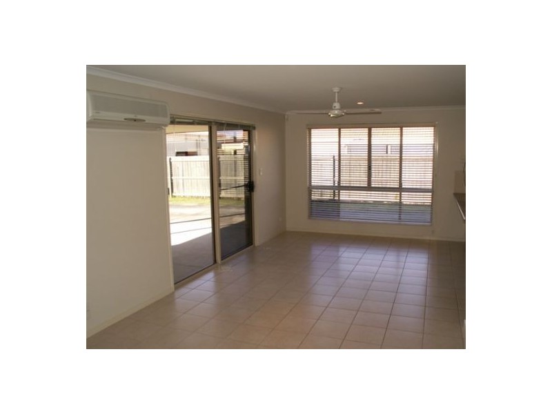 15 Kestrel Ct, Eli Waters QLD 4655