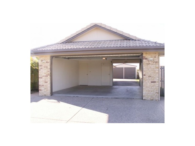 15 Kestrel Ct, Eli Waters QLD 4655