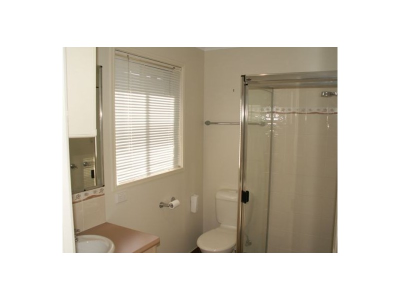 15 Kestrel Ct, Eli Waters QLD 4655