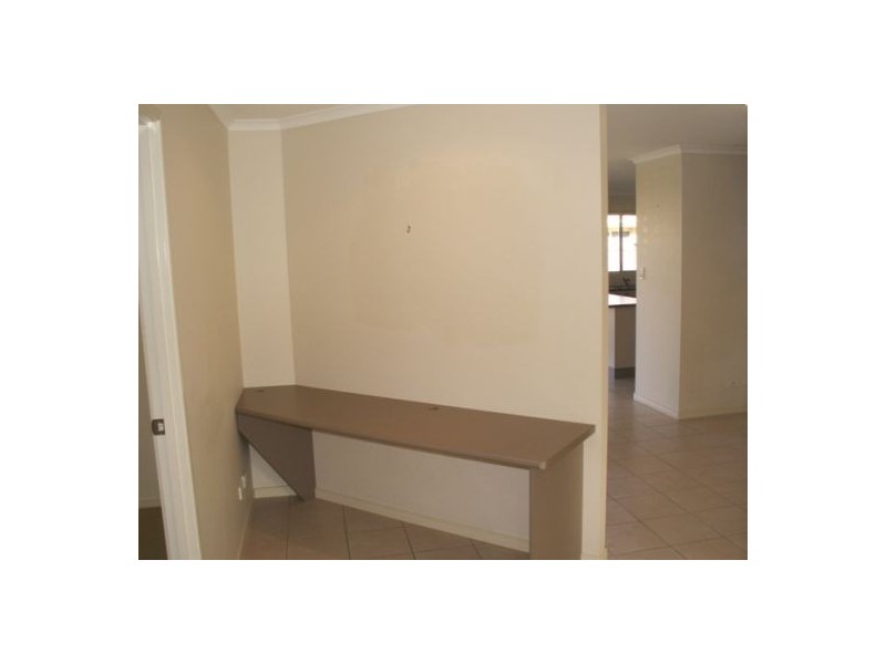 15 Kestrel Ct, Eli Waters QLD 4655