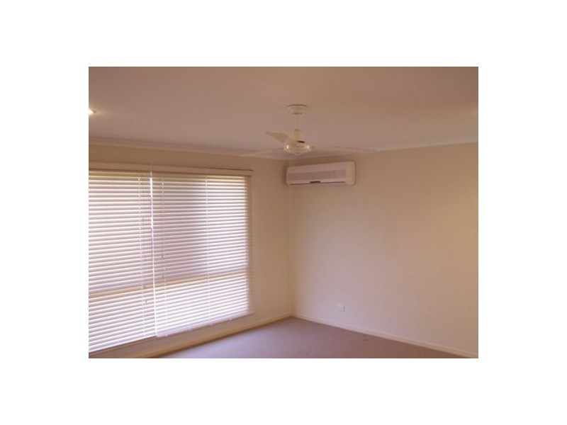 15 Kestrel Ct, Eli Waters QLD 4655