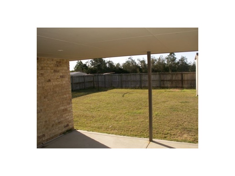 15 Kestrel Ct, Eli Waters QLD 4655