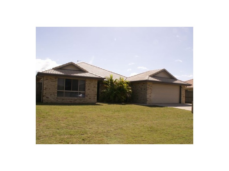 15 Kestrel Ct, Eli Waters QLD 4655