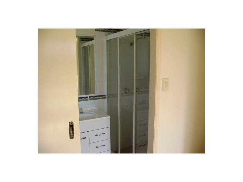 15 Satinay Street, Urangan QLD 4655