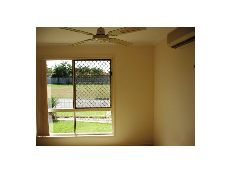 15 Satinay Street, Urangan QLD 4655