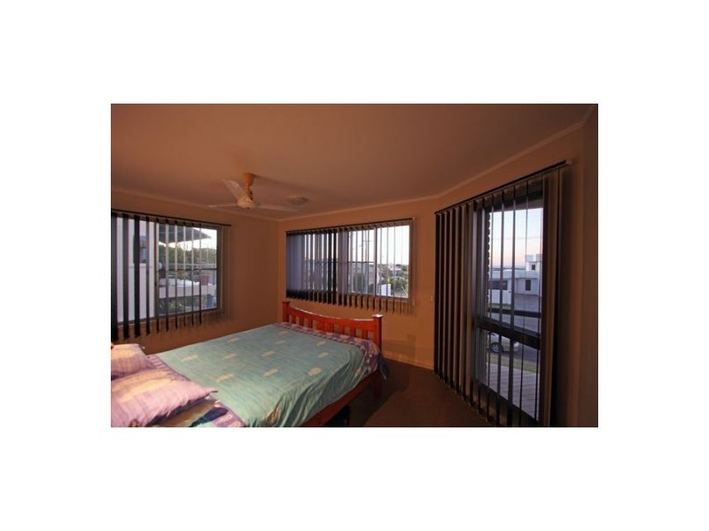 6 Regency Ave, Urraween QLD 4655