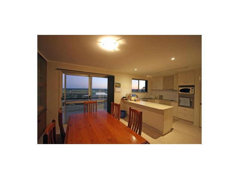 6 Regency Ave, Urraween QLD 4655