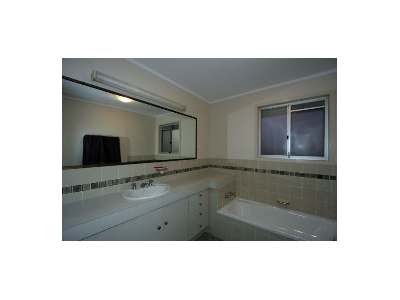 6 Regency Ave, Urraween QLD 4655