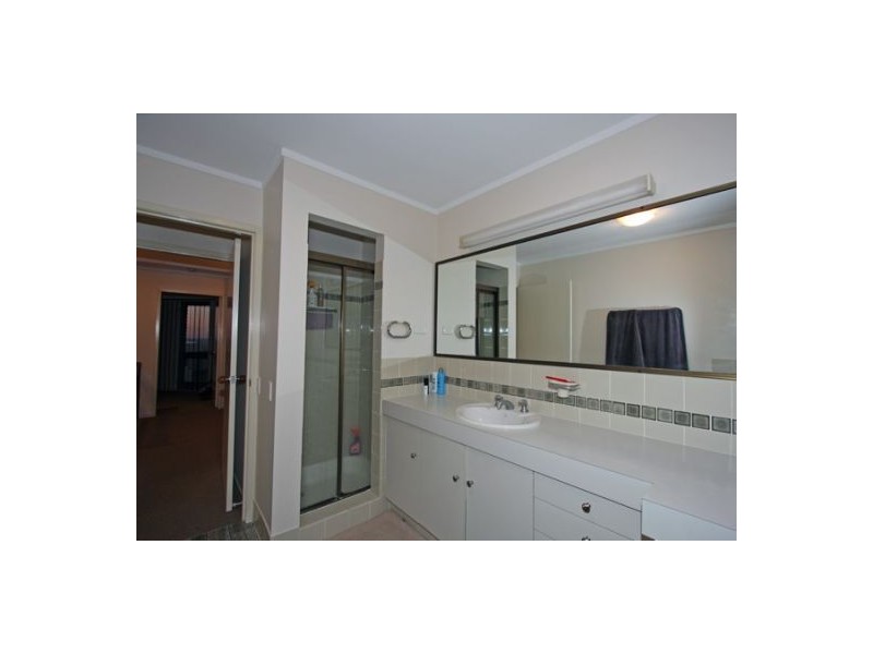 6 Regency Ave, Urraween QLD 4655