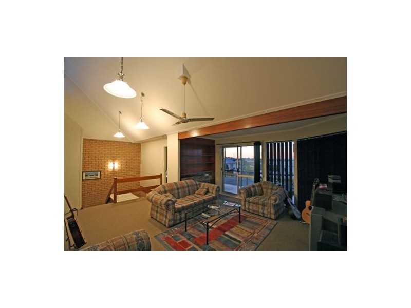 6 Regency Ave, Urraween QLD 4655