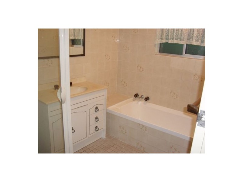 21 Mayfair Street, Point Vernon QLD 4655