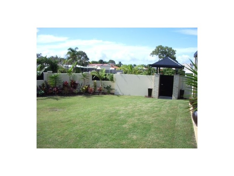 1 Cassandra Crescent, Urangan QLD 4655