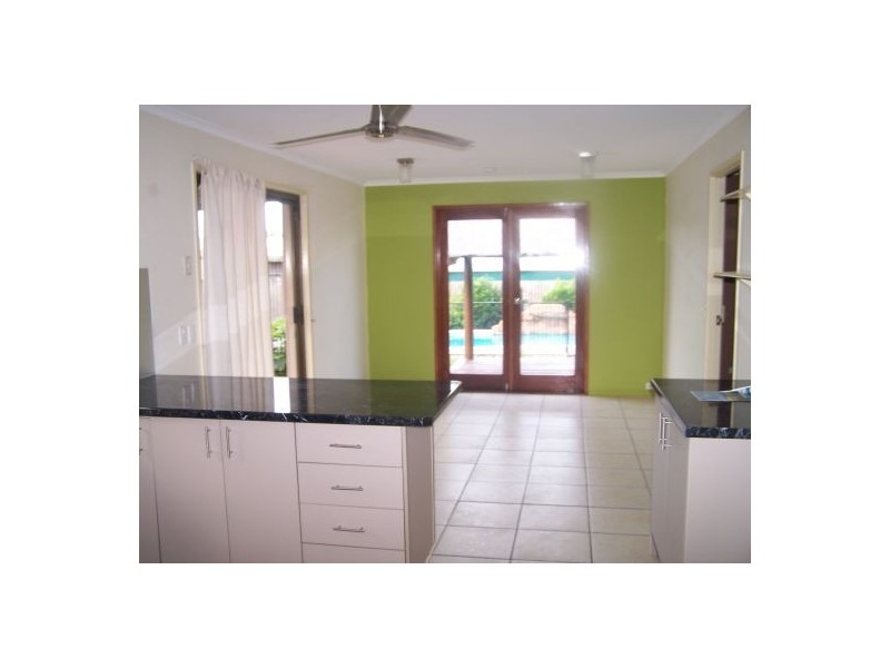 14 Craig Cr, Pialba QLD 4655