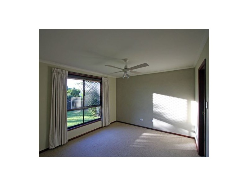 23 Debra Ct, Urangan QLD 4655