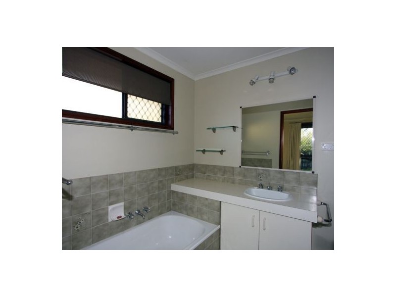 23 Debra Ct, Urangan QLD 4655