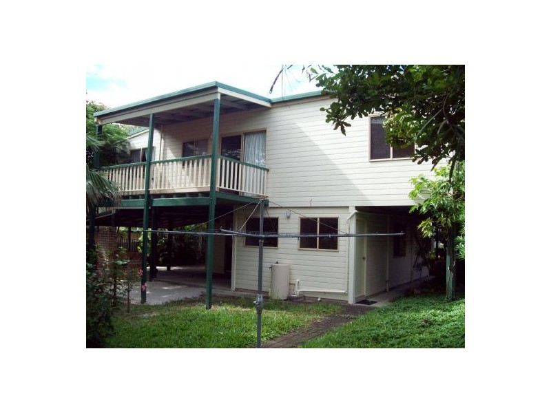 8 Beckwith Street, Torquay QLD 4655