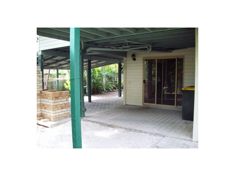 8 Beckwith Street, Torquay QLD 4655