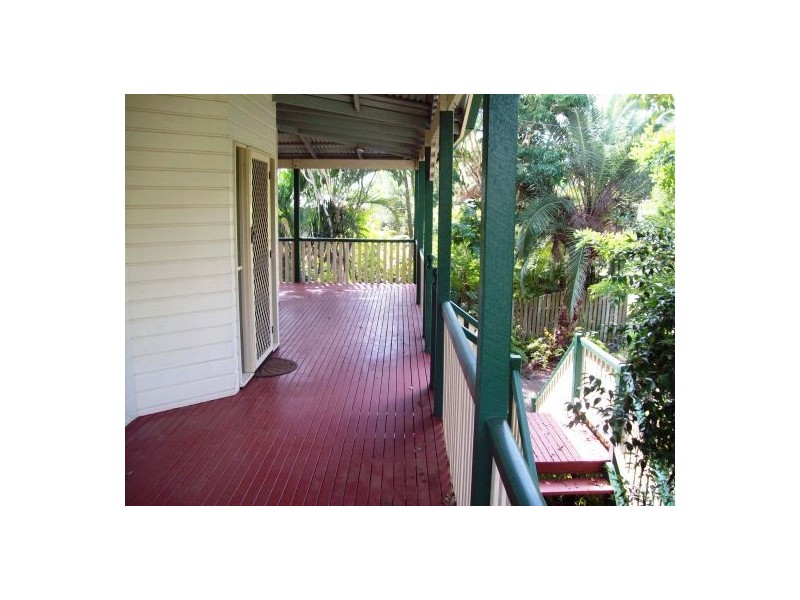 8 Beckwith Street, Torquay QLD 4655