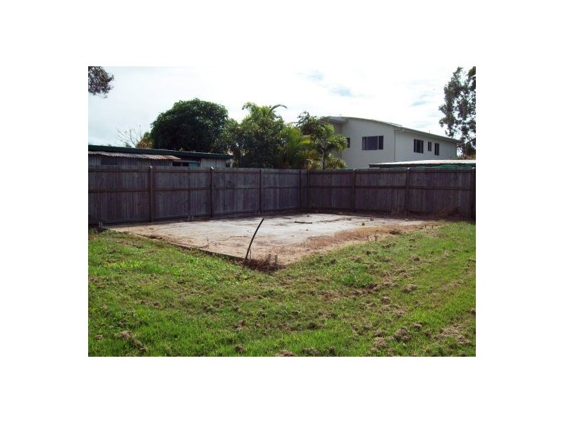 13 Herbert Street, Urangan QLD 4655
