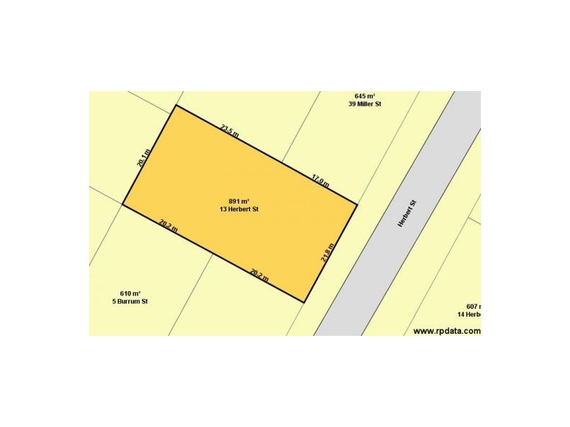 13 Herbert Street, Urangan QLD 4655