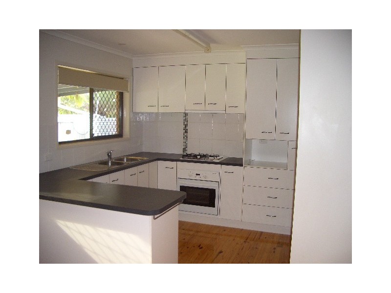 5 Preston, Point Vernon QLD 4655