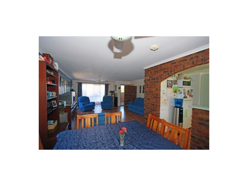 38 HONEYSUCKLE AVE, Kawungan QLD 4655