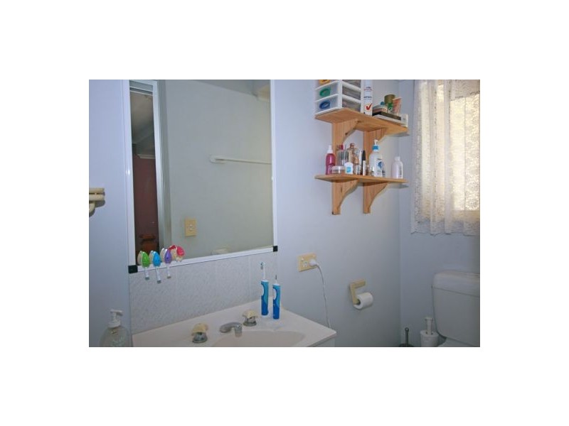 38 HONEYSUCKLE AVE, Kawungan QLD 4655