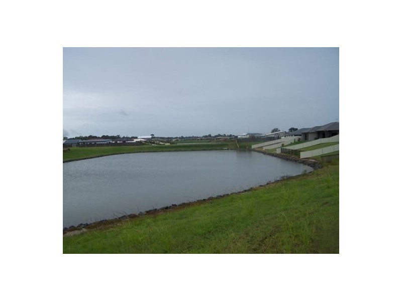 15 Bounty, Eli Waters QLD 4655