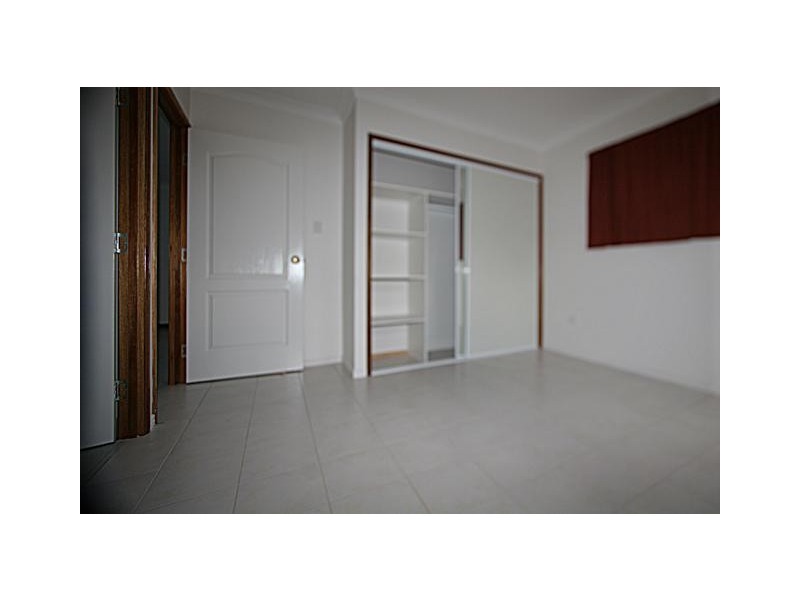 Downstairs 2 Rocky Glen Court, Urangan QLD 4655