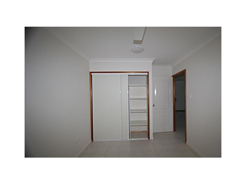 Downstairs 2 Rocky Glen Court, Urangan QLD 4655