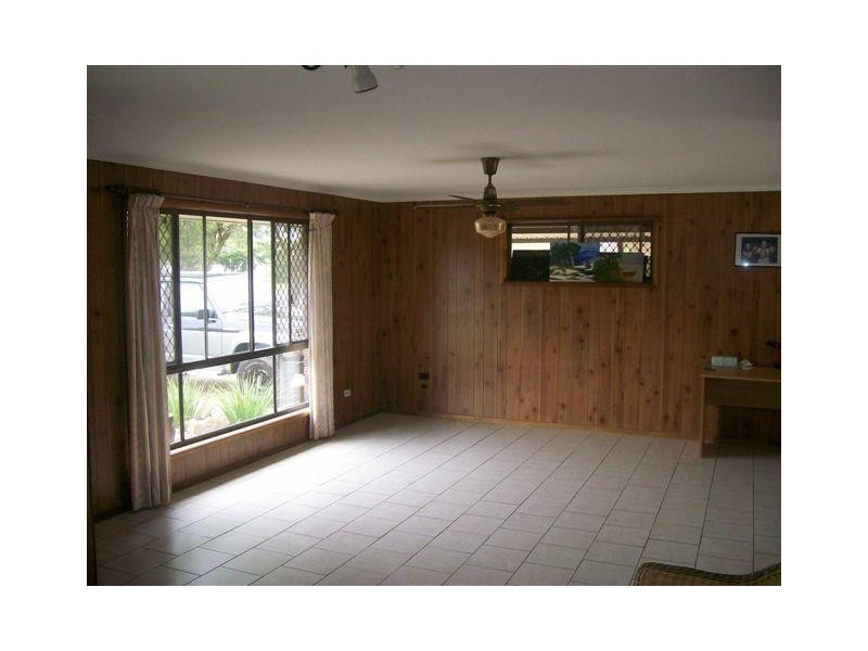 11 Burrum Street, Urangan QLD 4655