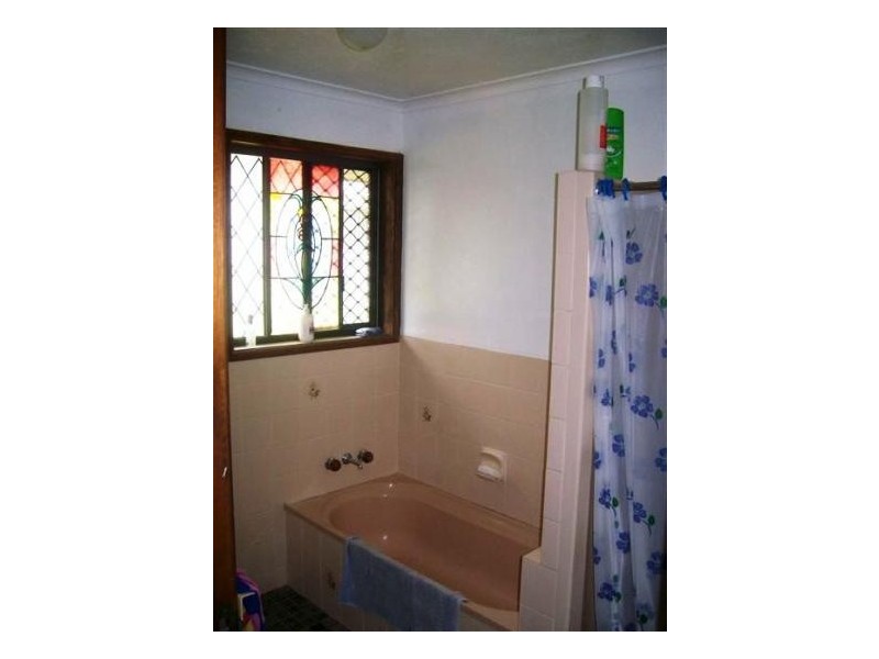 11 Burrum Street, Urangan QLD 4655