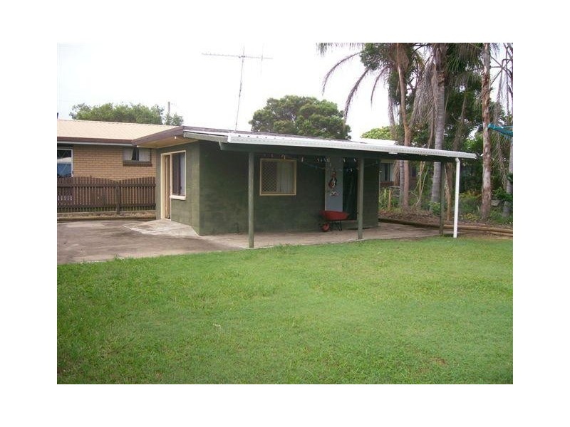 11 Burrum Street, Urangan QLD 4655
