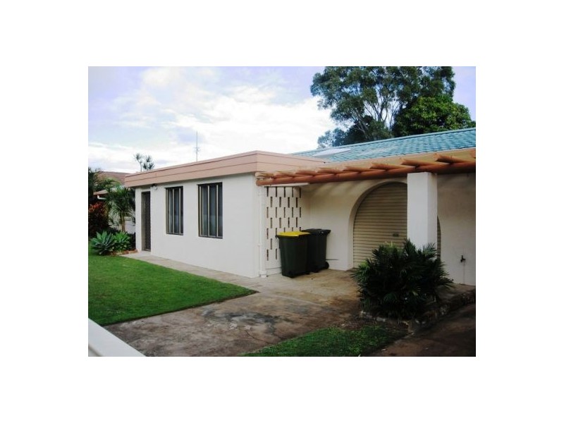 1 Whitby Street, Urangan QLD 4655