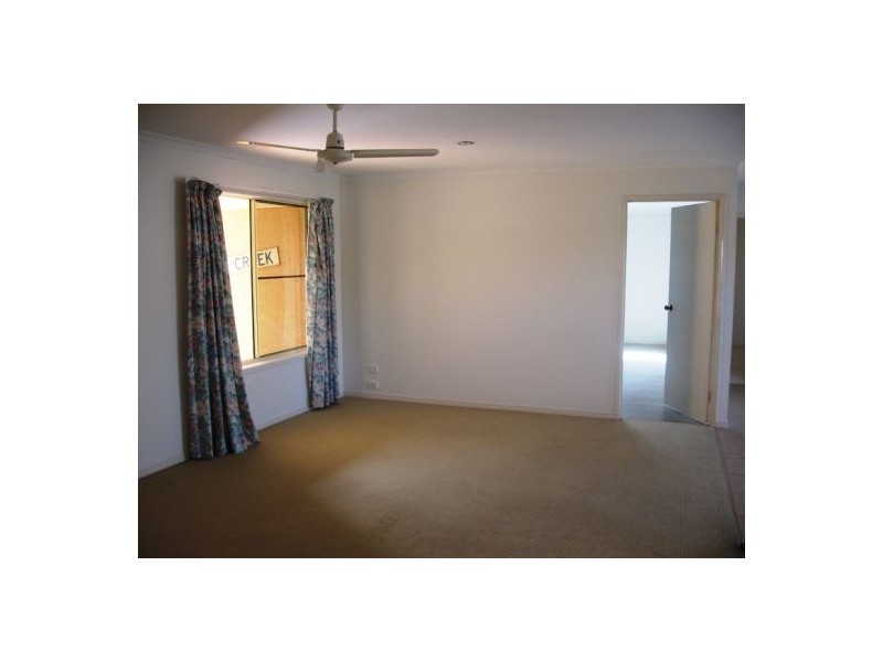 6 Sirius Court, Eli Waters QLD 4655