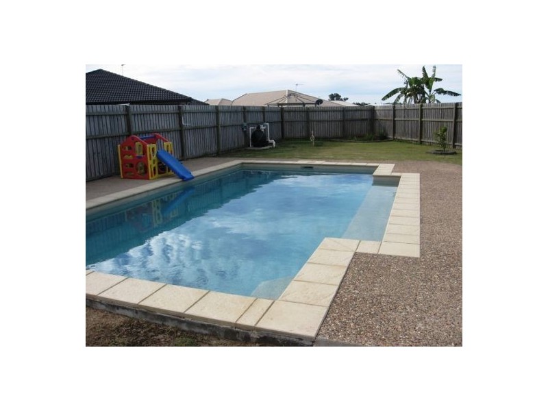 6 Sirius Court, Eli Waters QLD 4655