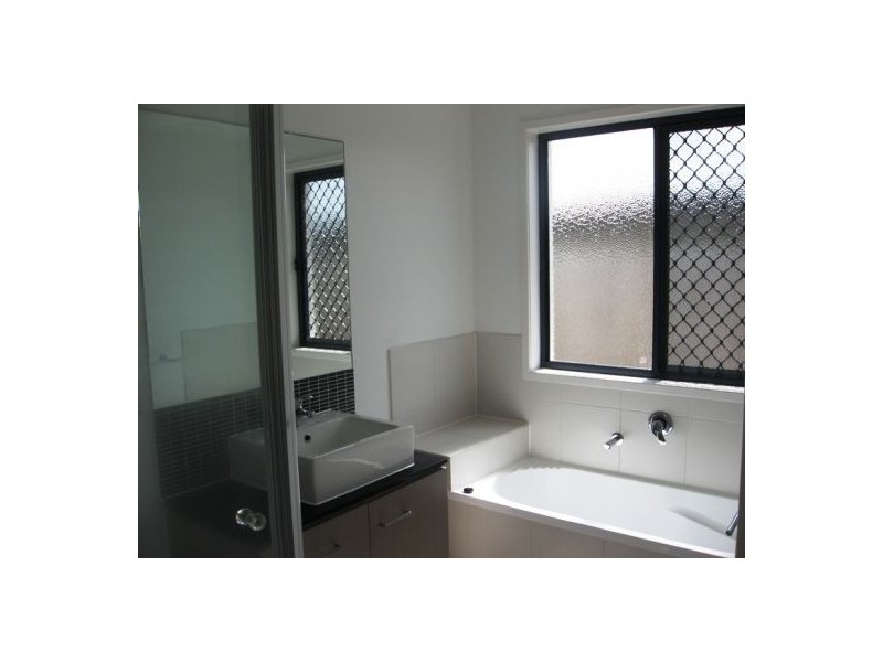 11 Captain Cook Street, Urraween QLD 4655