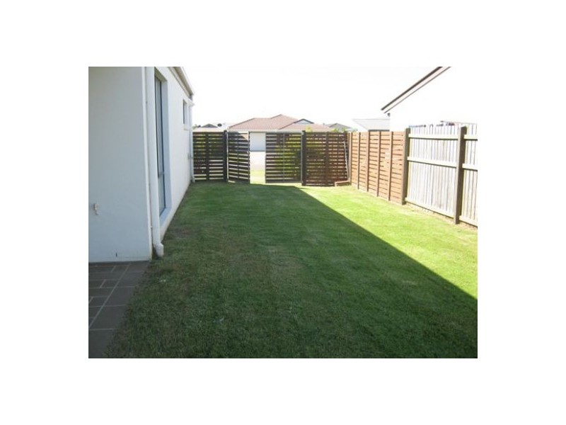 11 Captain Cook Street, Urraween QLD 4655