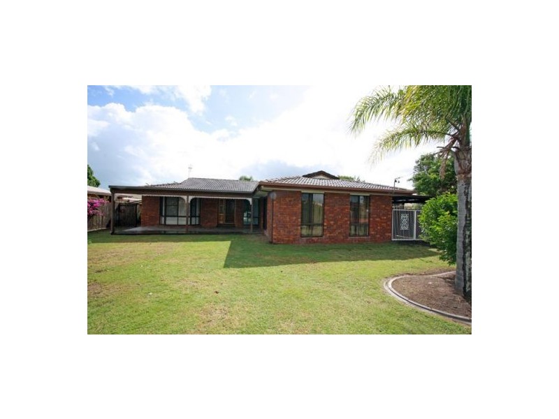 76 Cunningham Street, Urangan QLD 4655