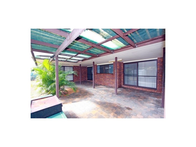 76 Cunningham Street, Urangan QLD 4655