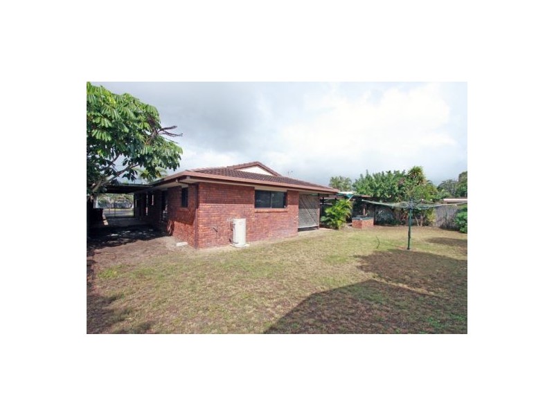 76 Cunningham Street, Urangan QLD 4655