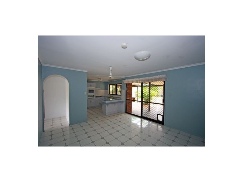 76 Cunningham Street, Urangan QLD 4655