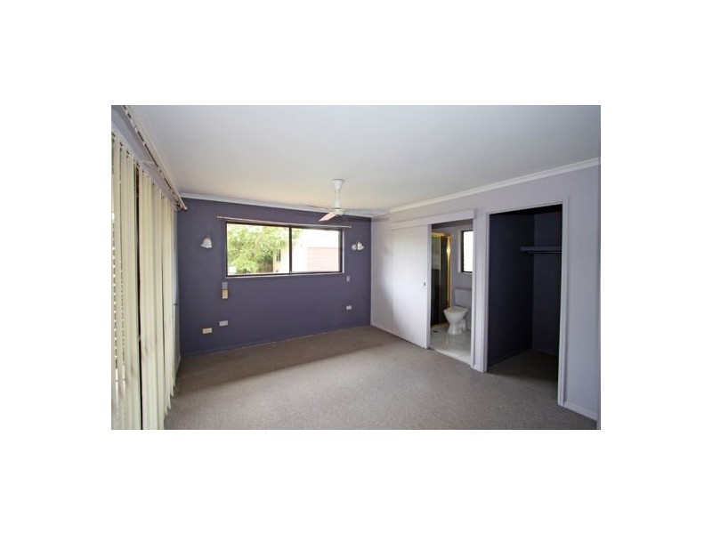 76 Cunningham Street, Urangan QLD 4655