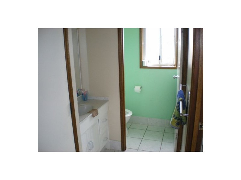 64 Corfield, Point Vernon QLD 4655