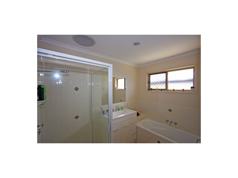 34 Moonstone Dr, Urangan QLD 4655