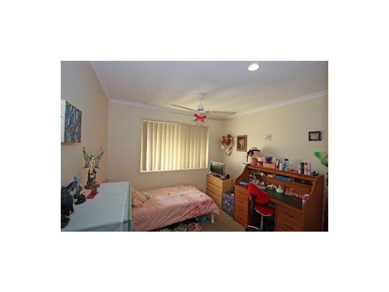 34 Moonstone Dr, Urangan QLD 4655