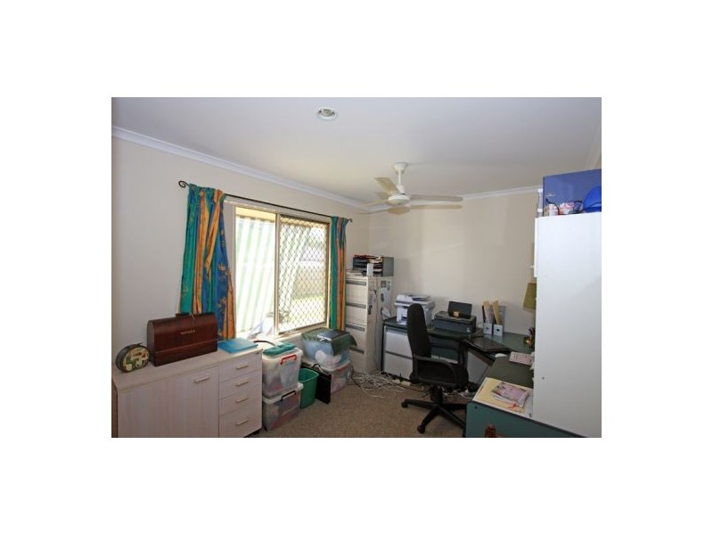 34 Moonstone Dr, Urangan QLD 4655