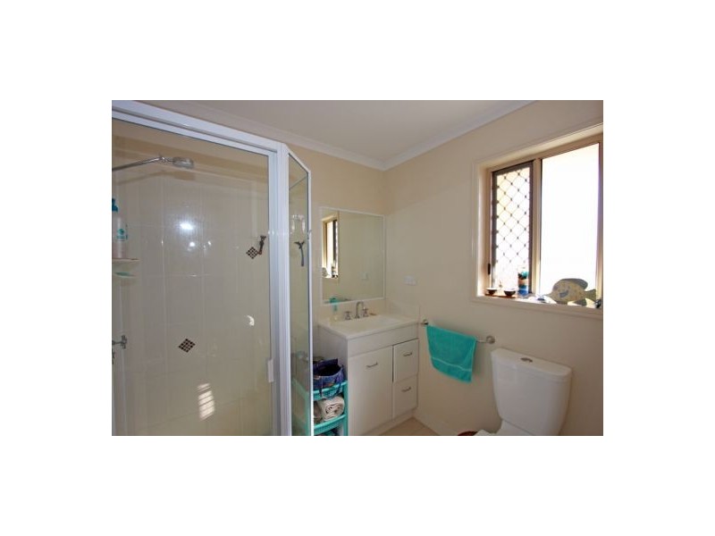 34 Moonstone Dr, Urangan QLD 4655