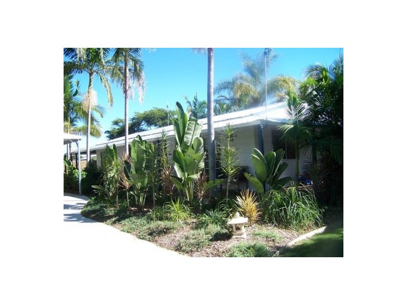 85 Kingfisher, Toogoom QLD 4655